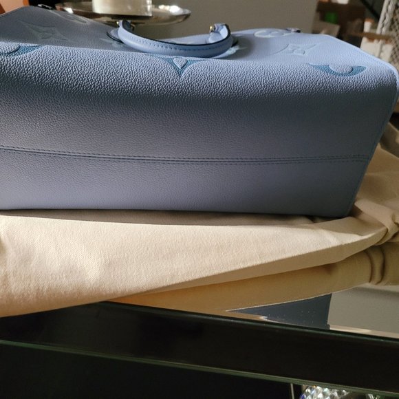 Louis Vuitton OnTheGo MM - Picture 3 of 4